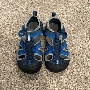 Boys blue and gray keen Sandals